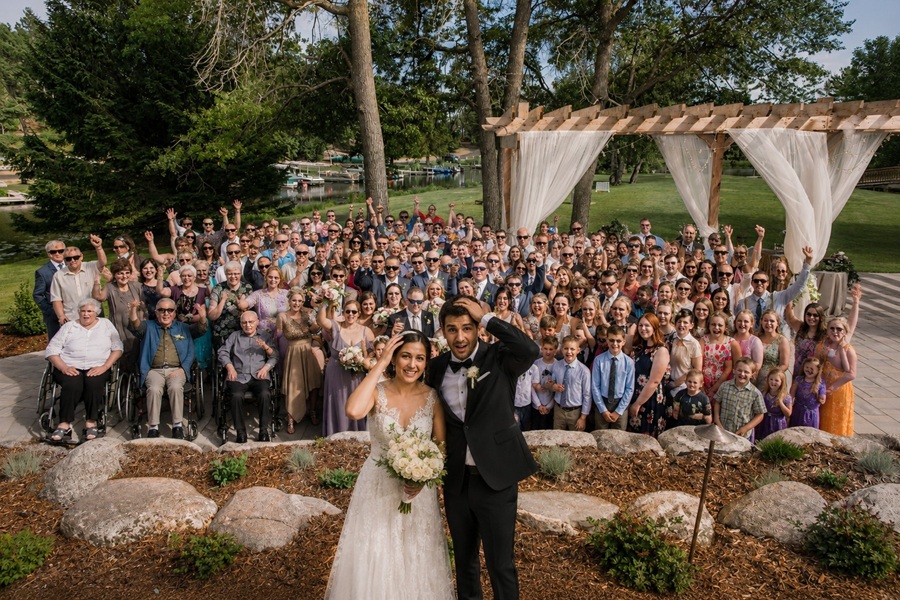 Large Colombian wedding with many guests